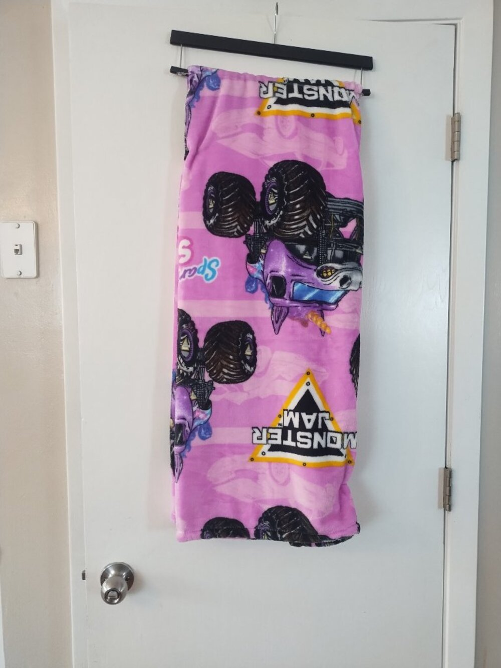 Pink monster jam blanket - Picture 3 of 3